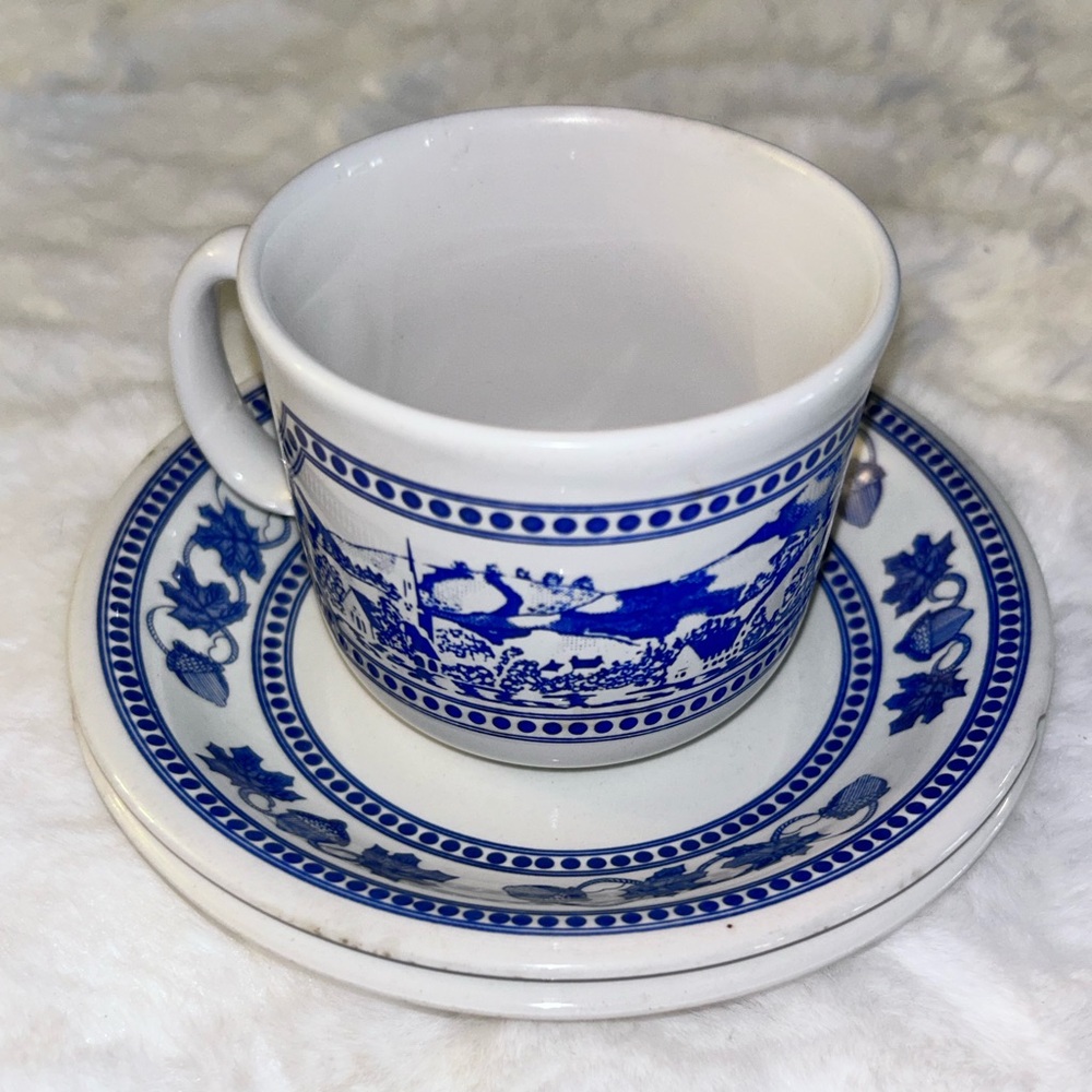 VIntage made in England  Countryside Teacup and 2 Saucers flawed